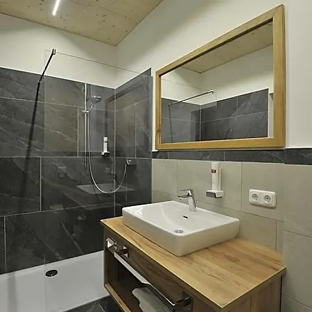 Dorfhotel Engl-grafinger Hotel *