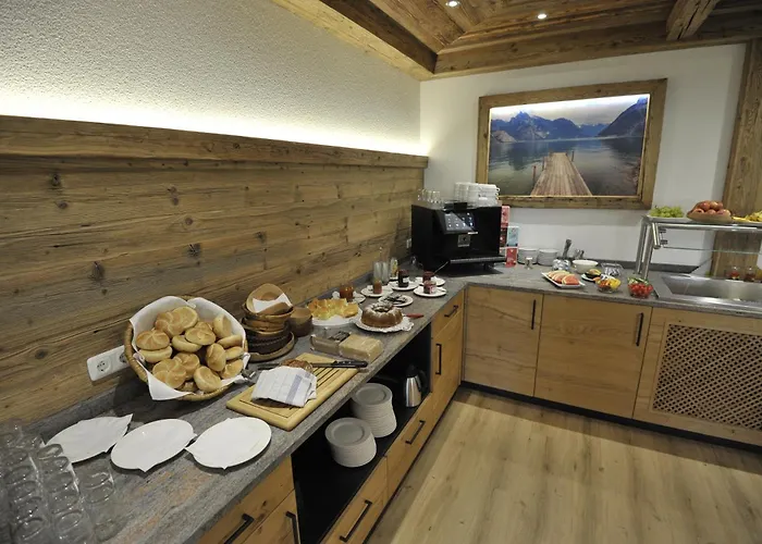 מלון Dorfhotel Engl-grafinger